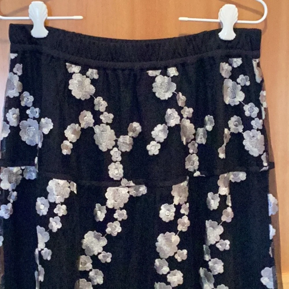 Black & Silver Layered Skirt - Picture 2 of 8